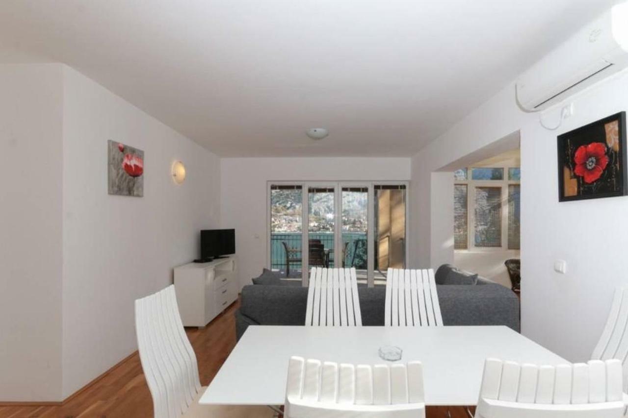 Sun Apartment Cattaro Esterno foto